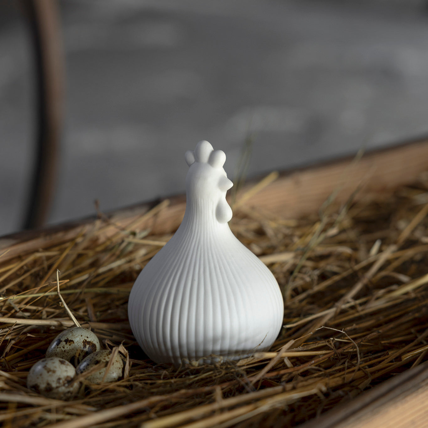 Osterdekoration Henne Kerstin - weiß