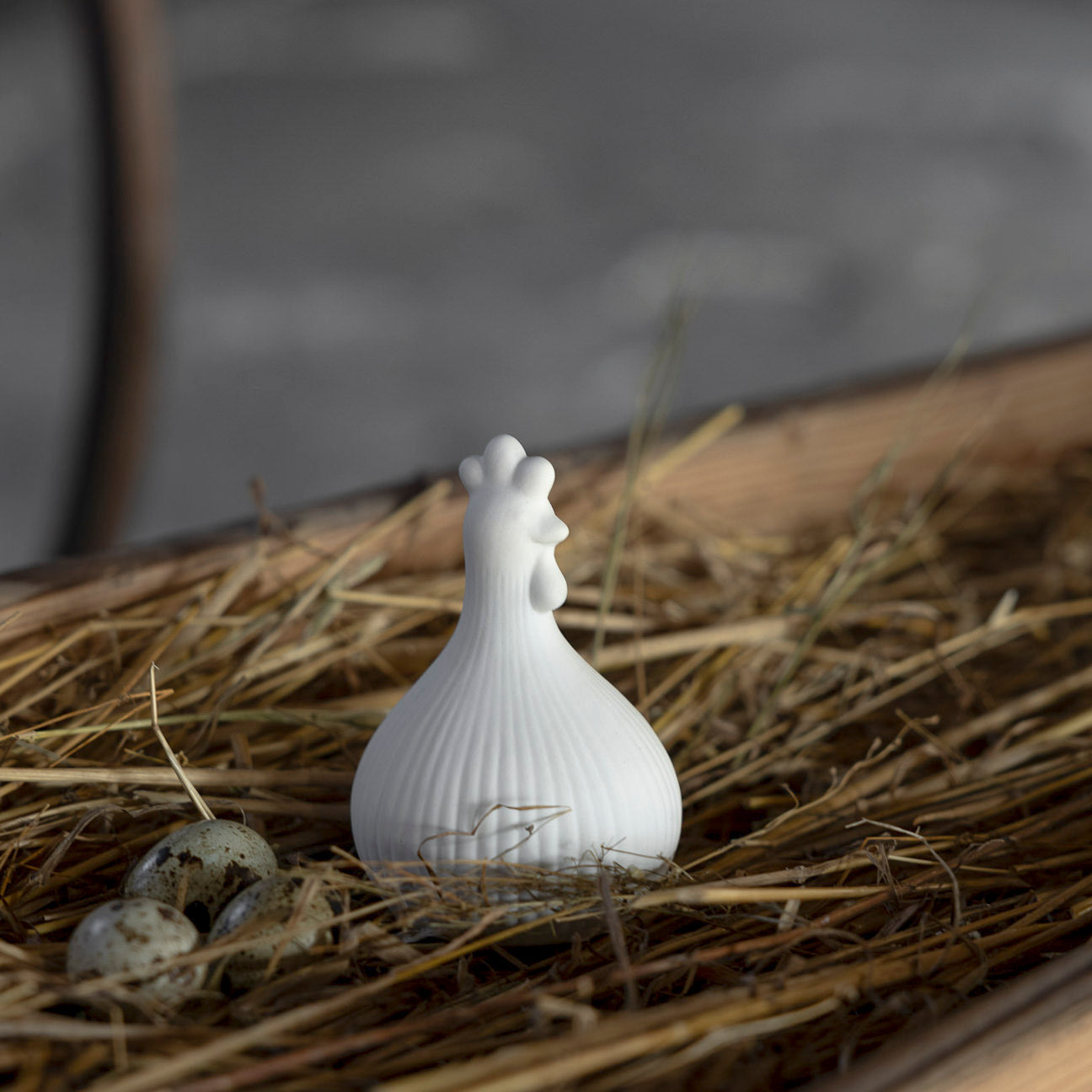 Osterdekoration Henne Kerstin - weiß