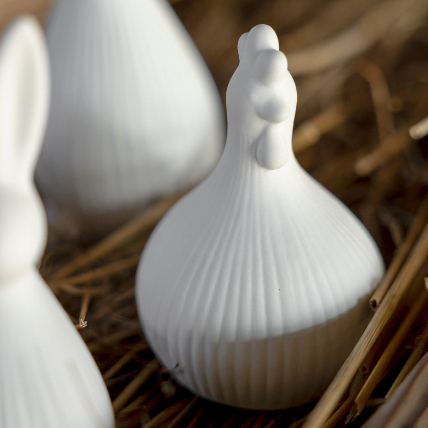 Osterdekoration Henne Kerstin - weiß