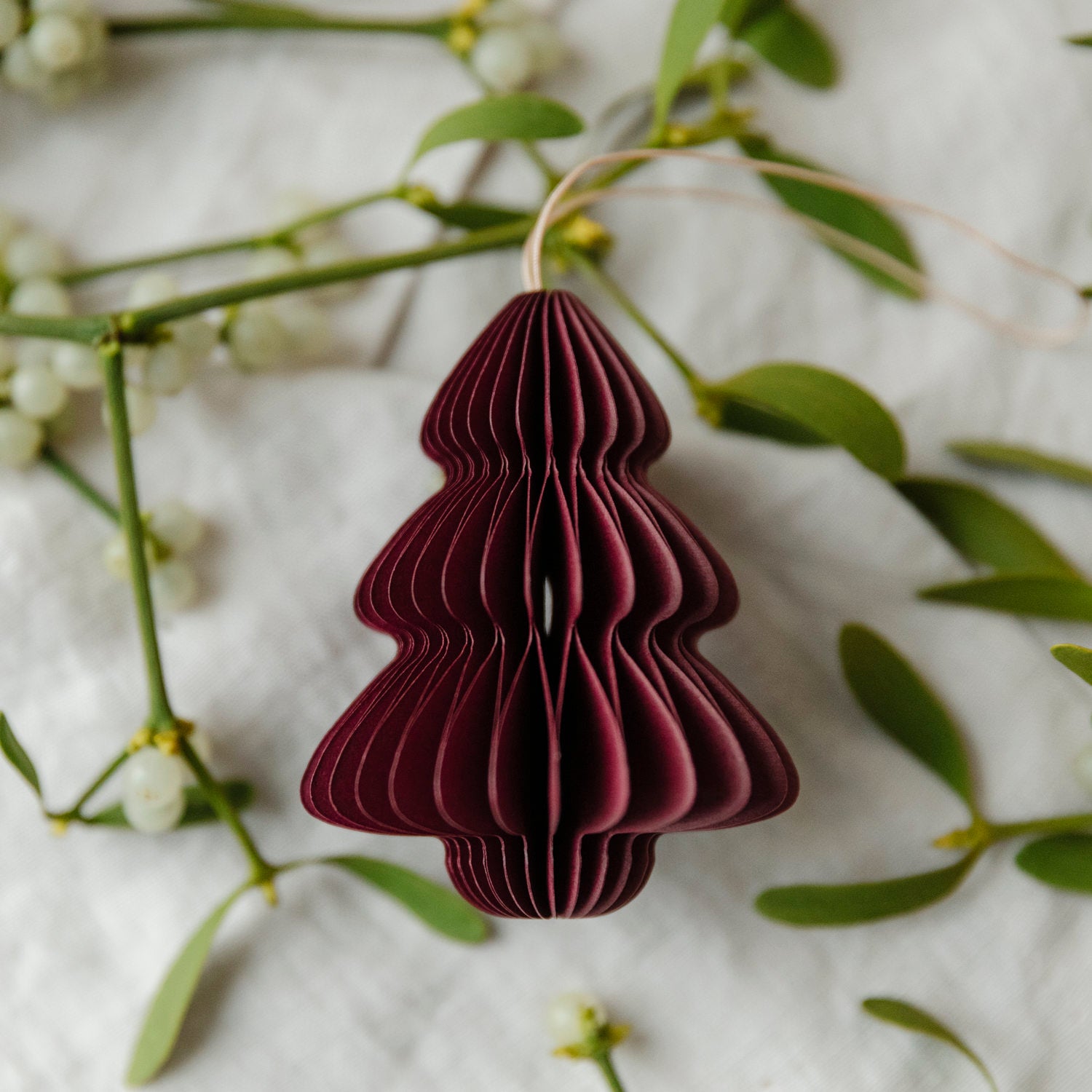 Papieranhänger Tannenbaum - bordeaux