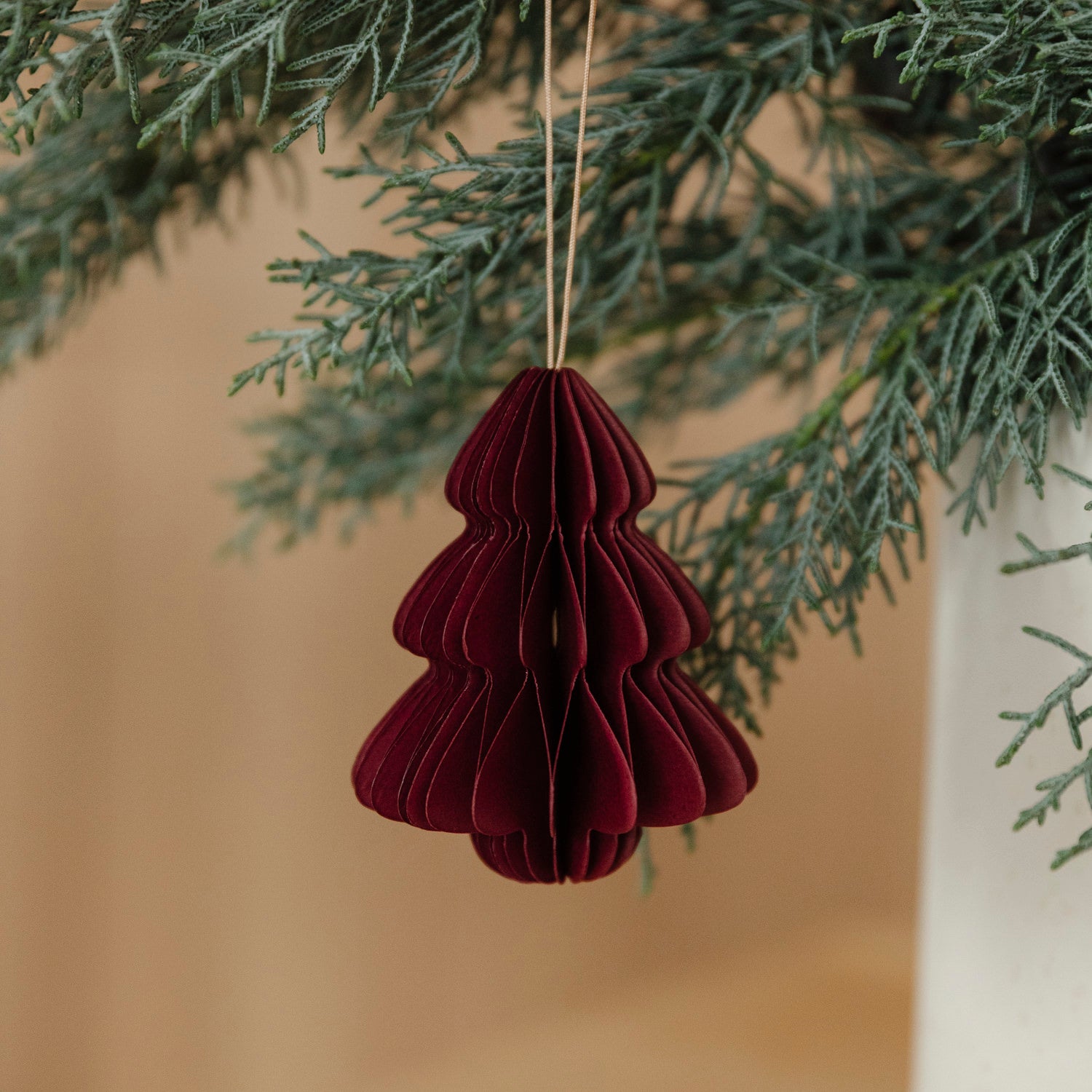 Papieranhänger Tannenbaum - bordeaux