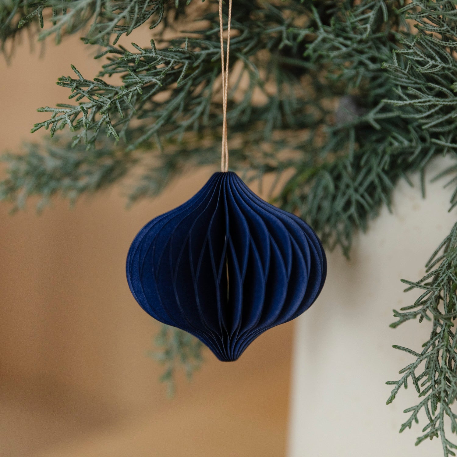 Papieranhänger Drop Ornament - verschiedene Farben