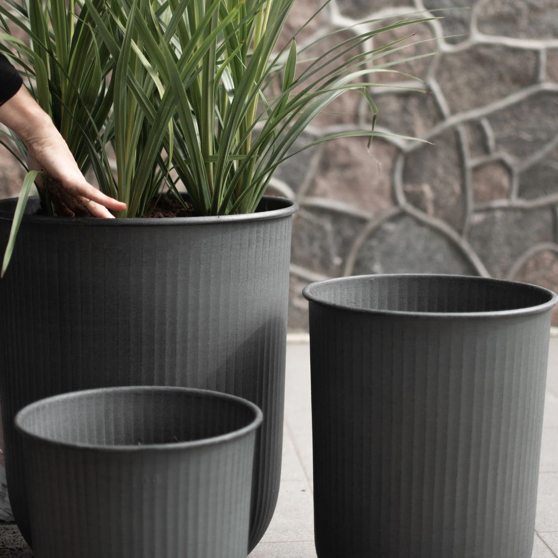 Pflanztopf Out Stripe - schwarz
