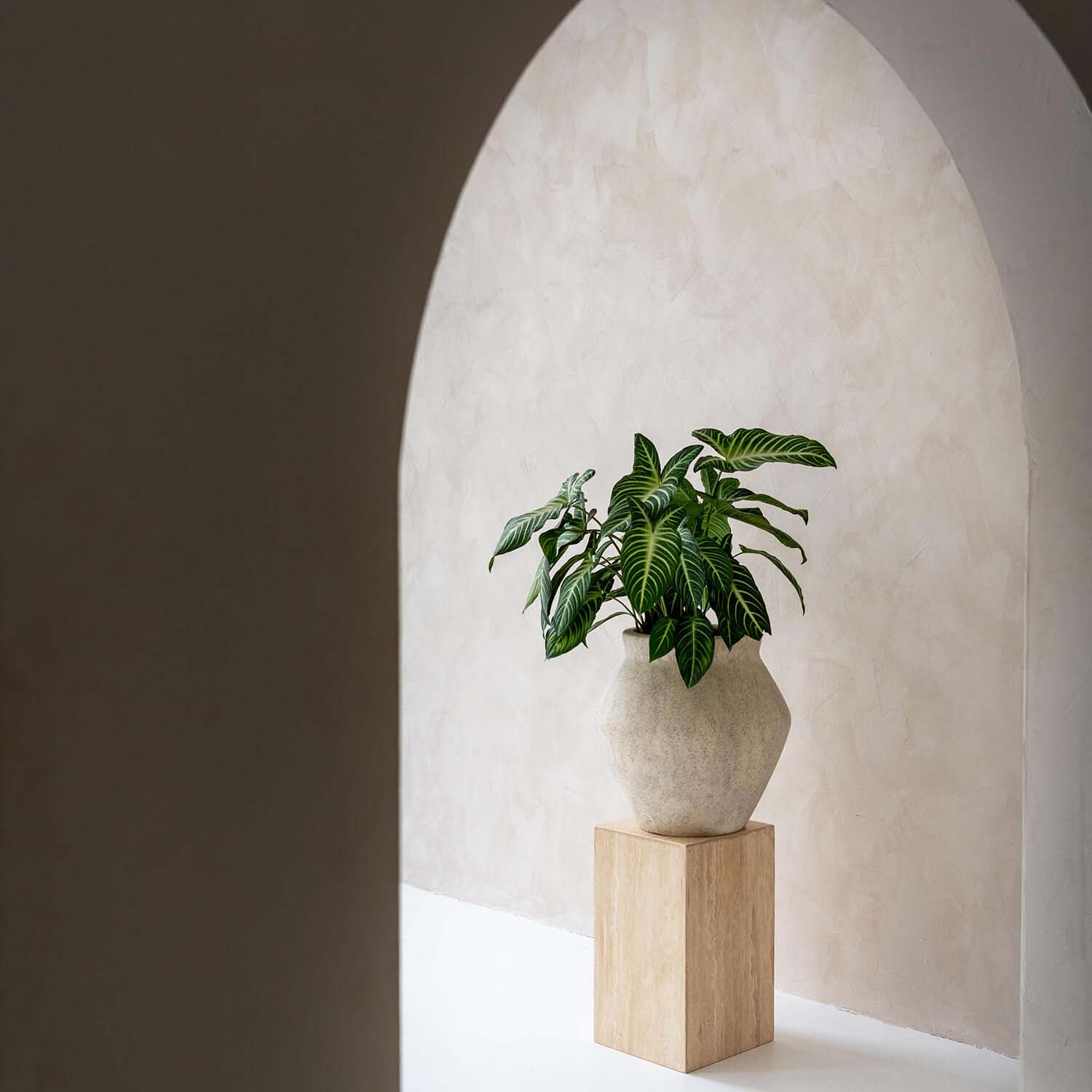 Pflanztopf Fleuri - travertine beige