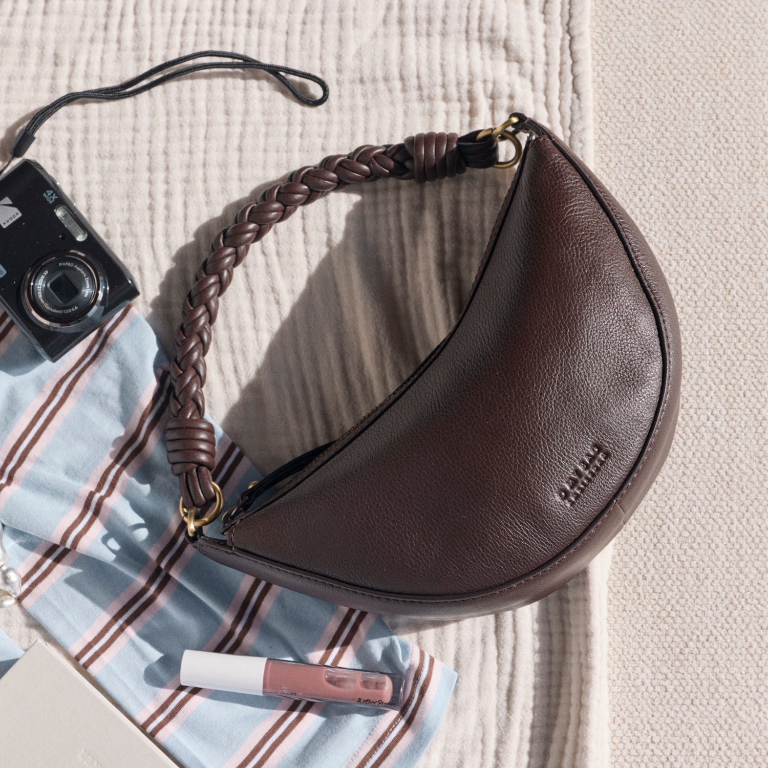 Leo Mini Tasche - Leder Chocolate mit 2 Straps