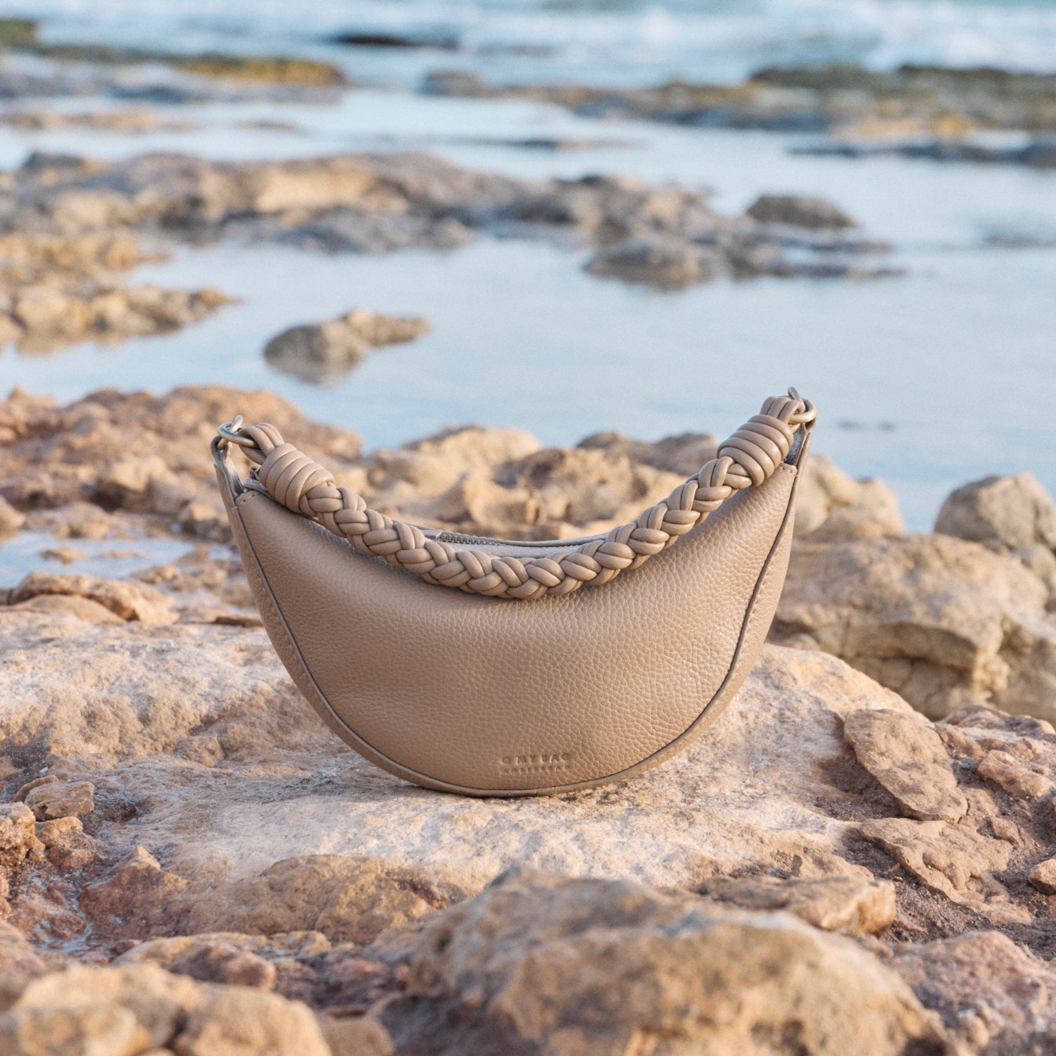 Leo Mini Tasche - Leder Sand mit 2 Straps