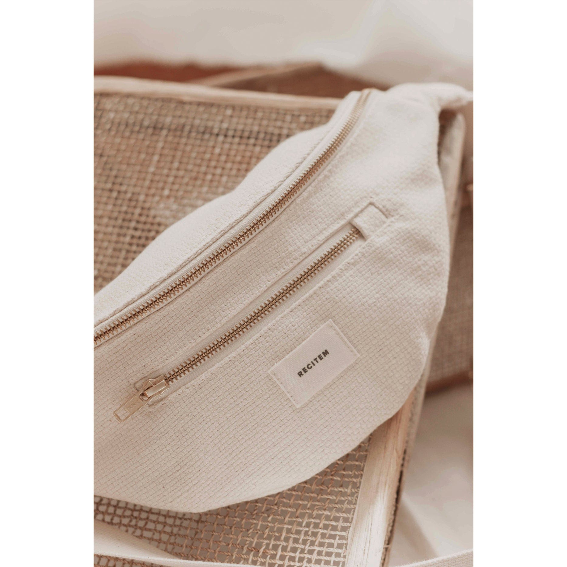 Sophie Bauchtasche - cremeweiß