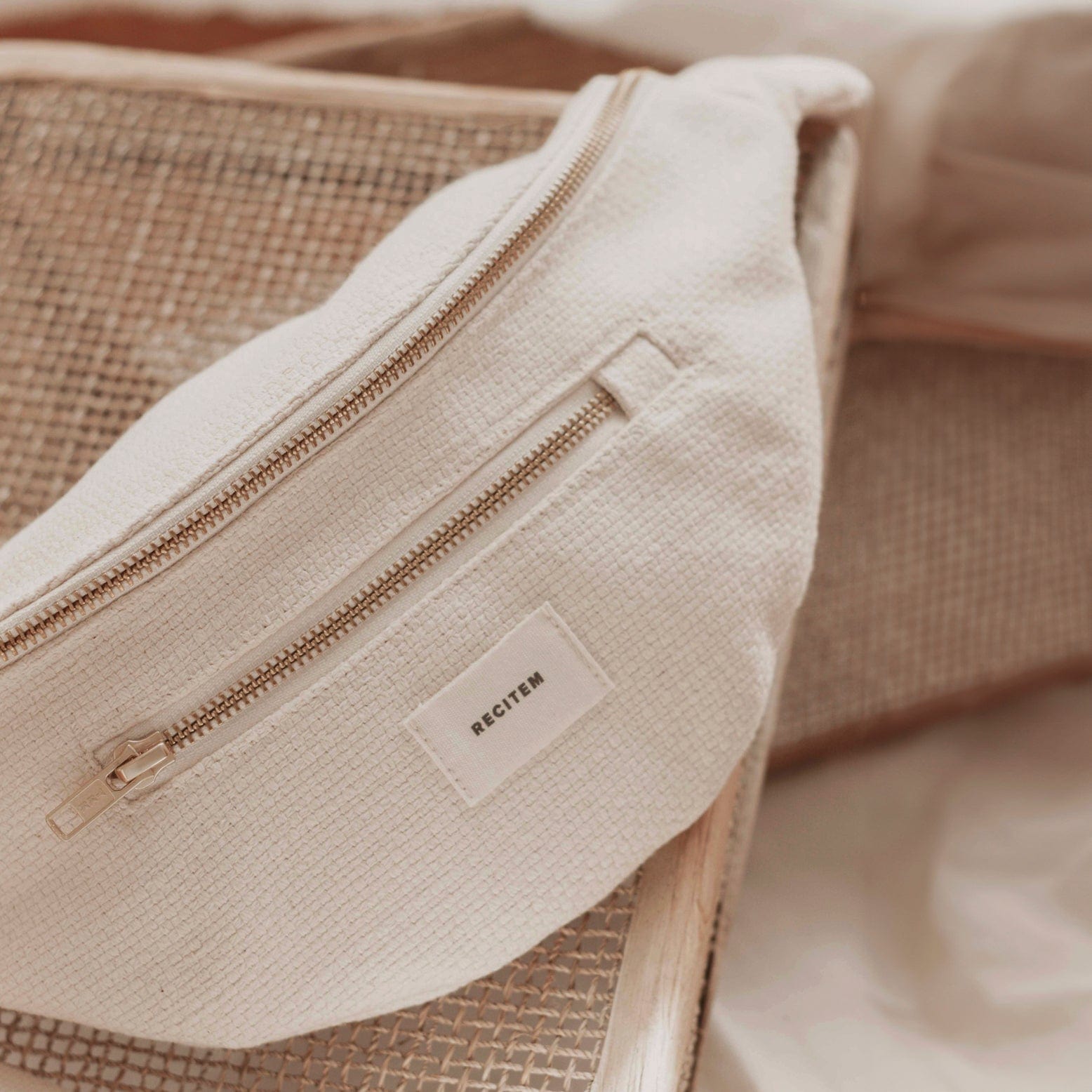 Sophie Bauchtasche - cremeweiß