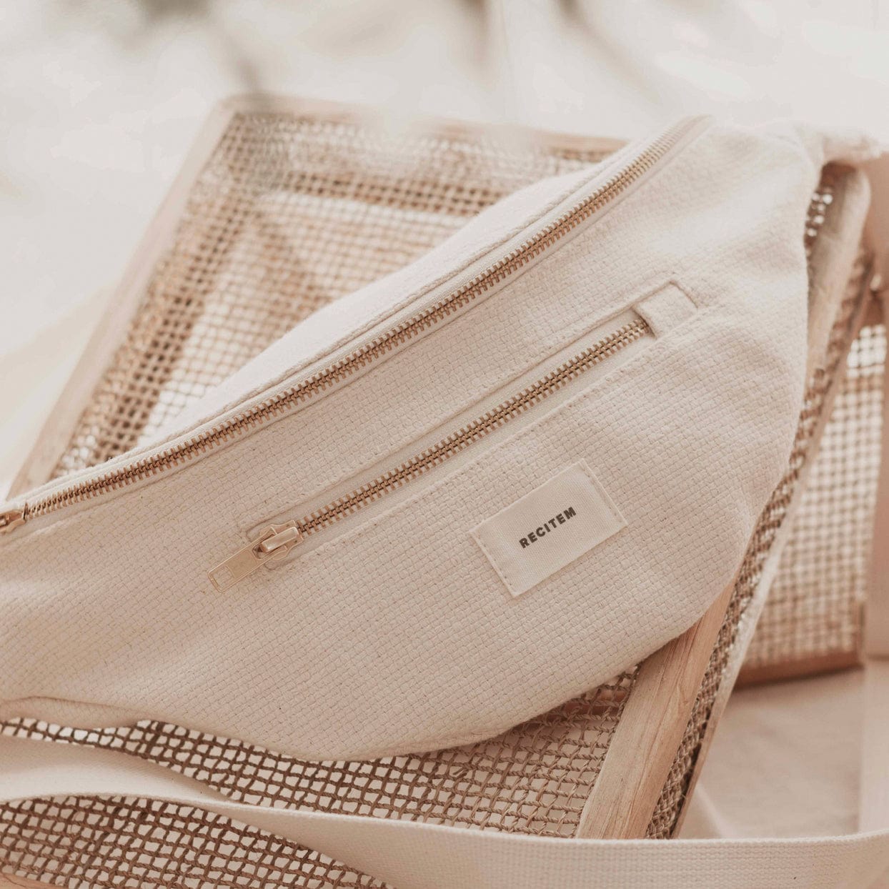 Sophie Bauchtasche - cremeweiß