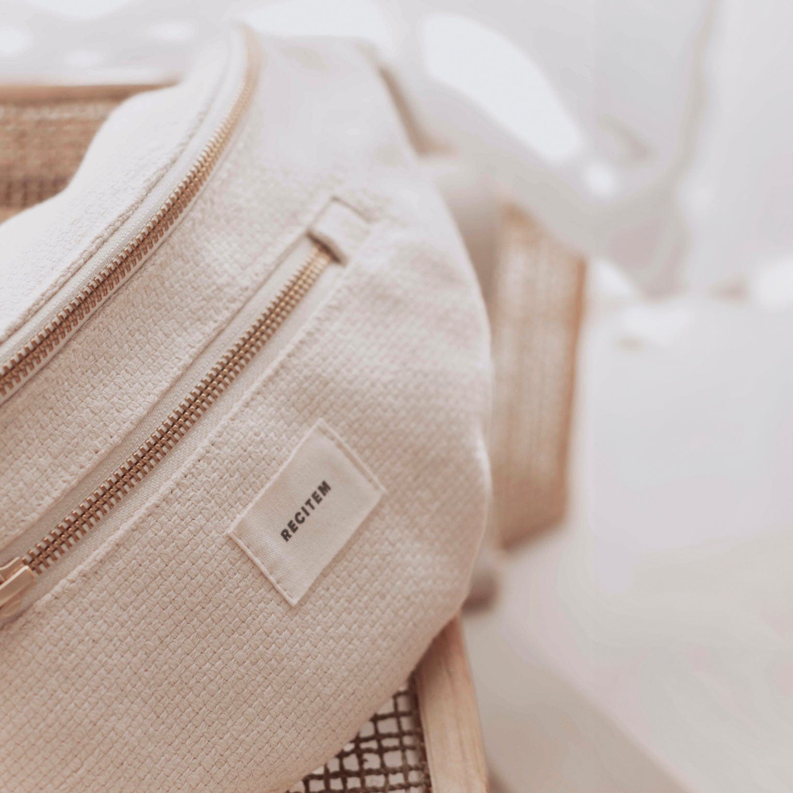 Sophie Bauchtasche - cremeweiß