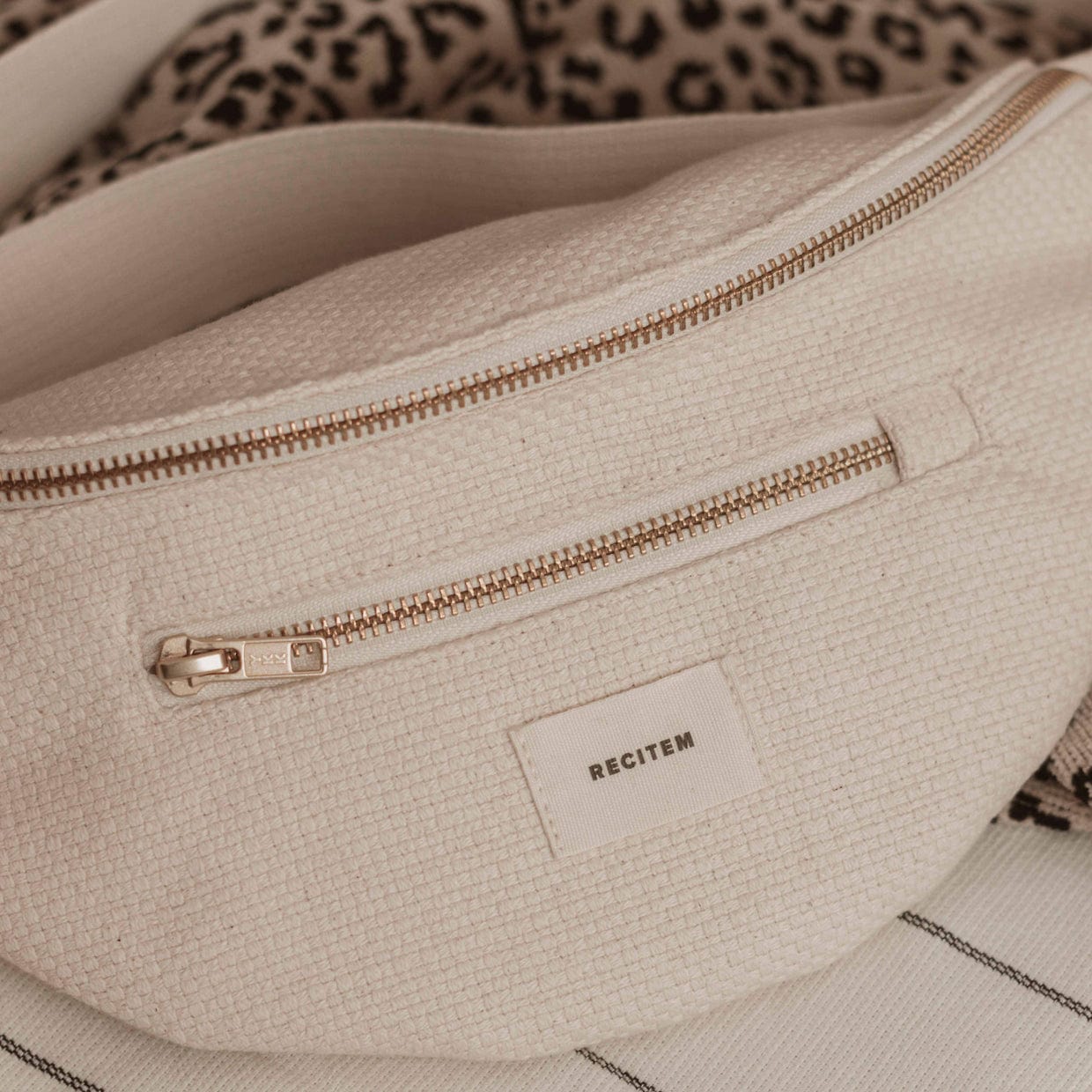 Sophie Bauchtasche - cremeweiß