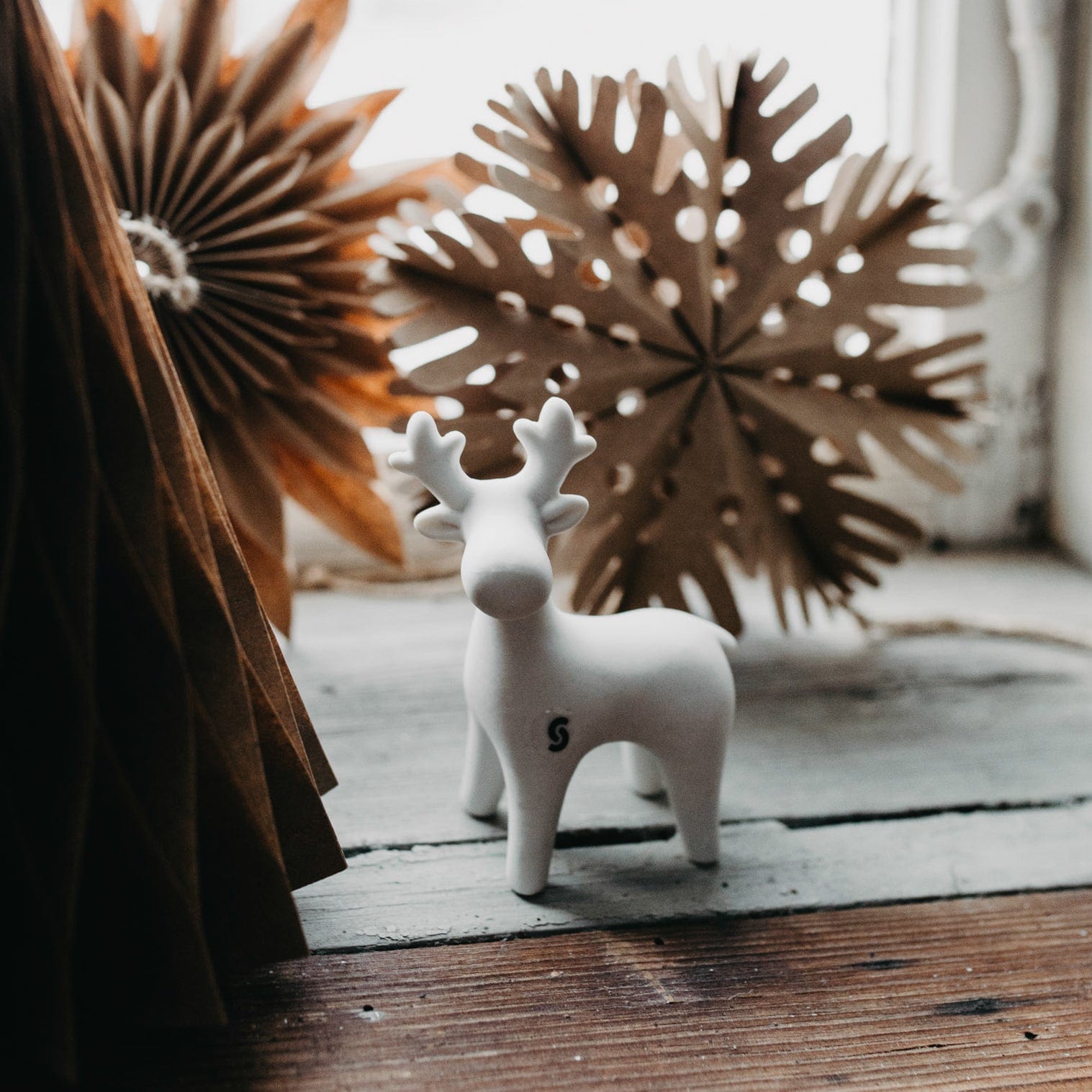 Weihnachtsfigur Rentier Sten stehend- weiß