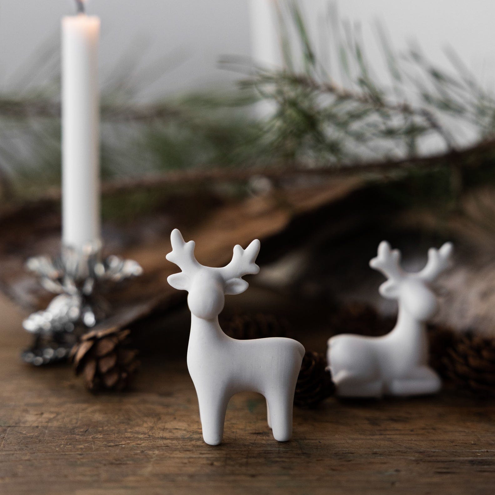 Weihnachtsfigur Rentier Sten stehend- weiß
