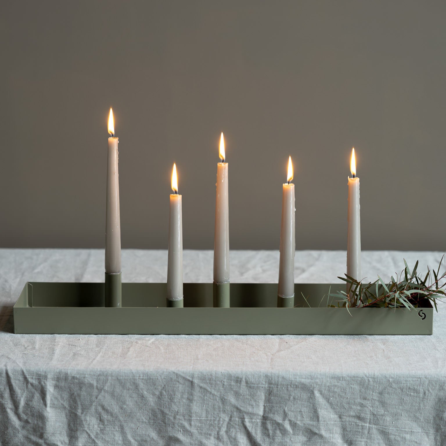 Tablett Sund L eckig mit magnetischen Kerzenhaltern - grün