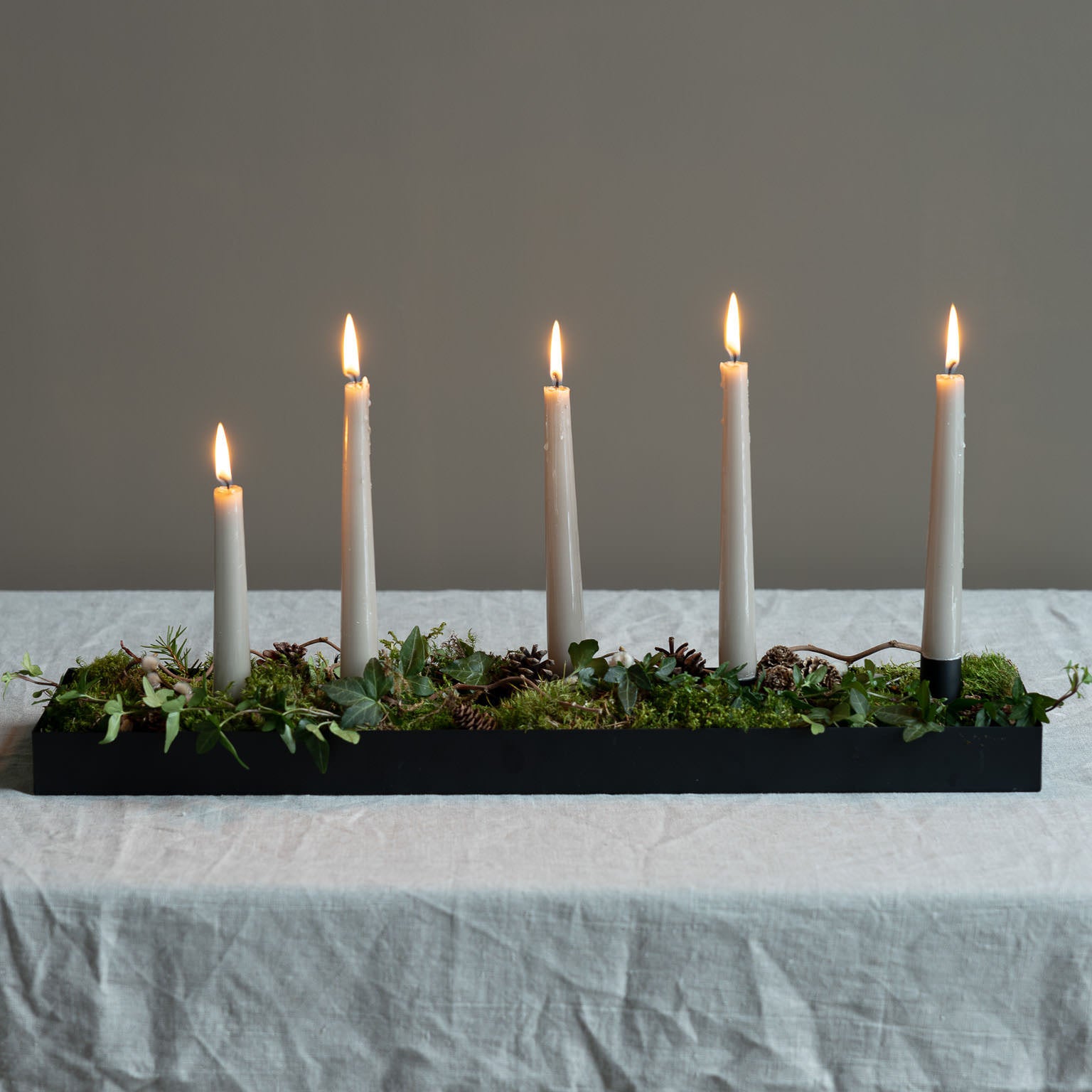 Tablett Sund L eckig mit magnetischen Kerzenhaltern - schwarz