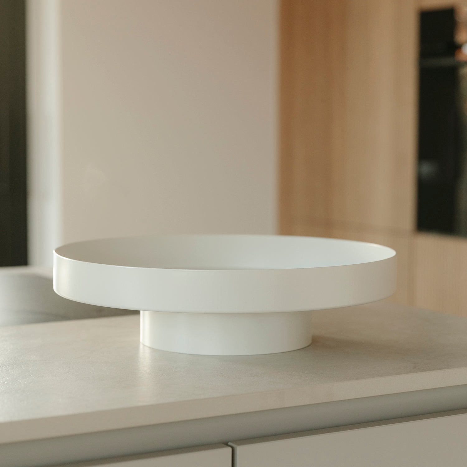 Tablett Erik mit Fuß - cremeweiß