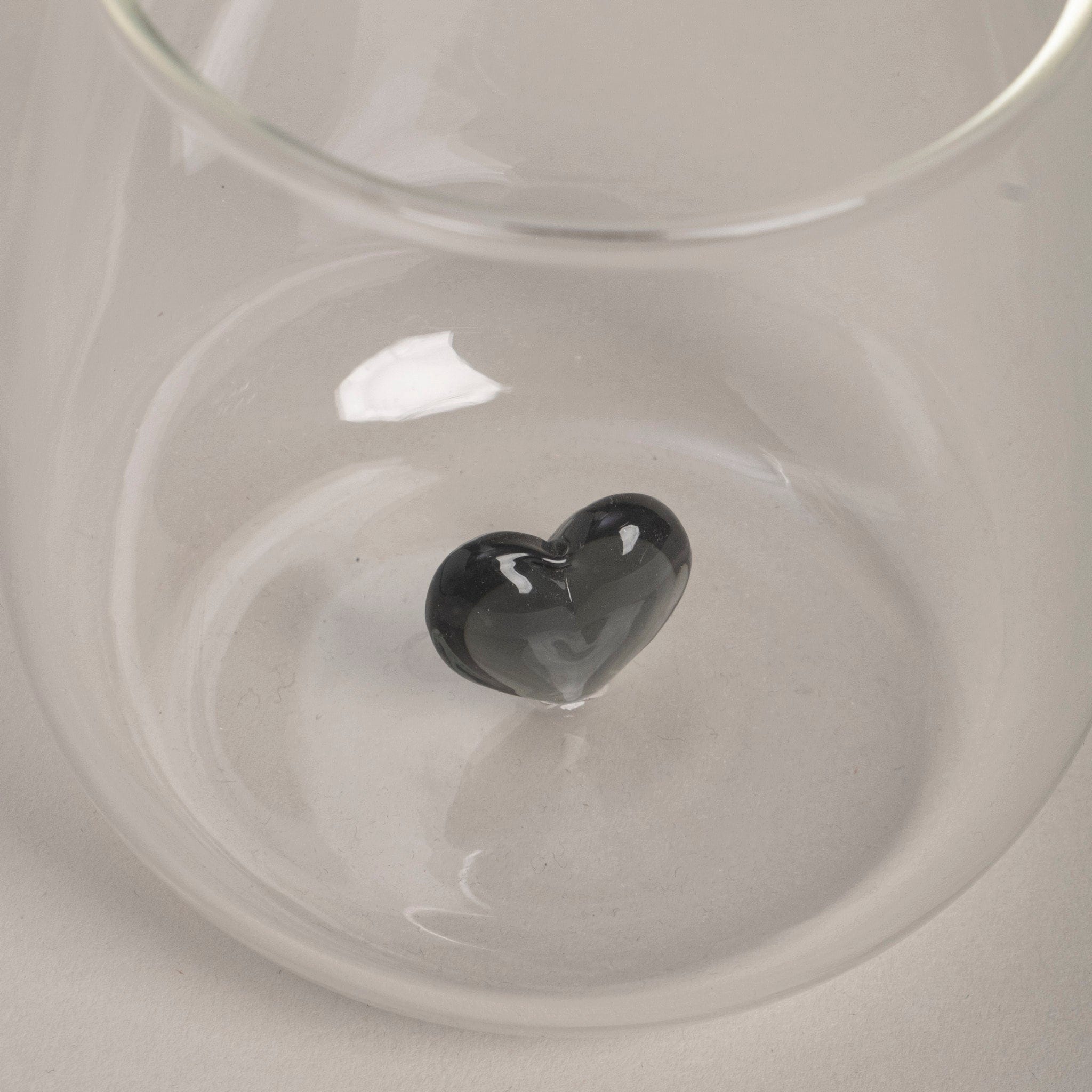 Trinkglas Herzfigur - schwarz