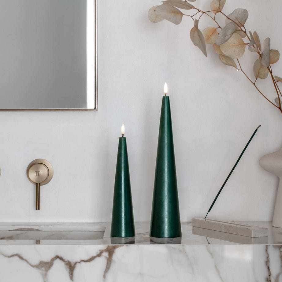 Uyuni Cone LED Kerze pine green