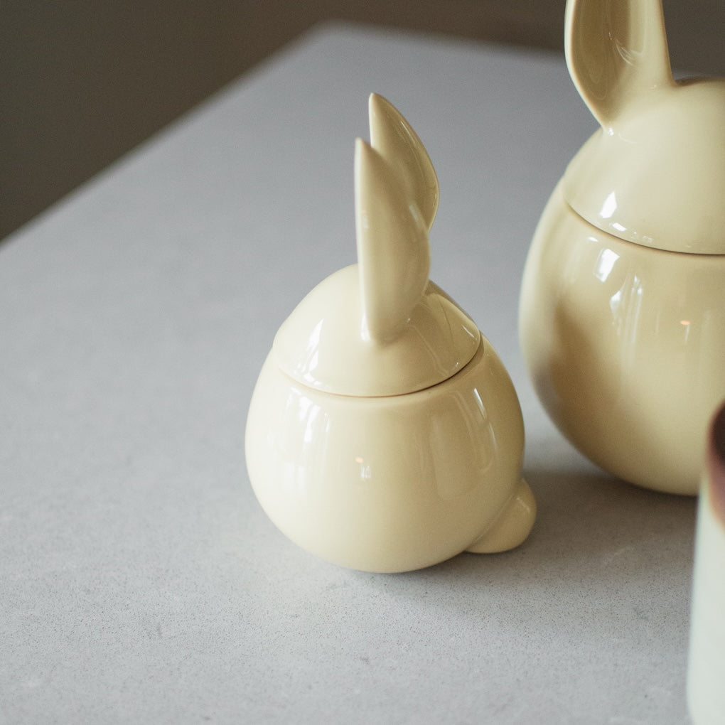 Eating Rabbit Schale mit Deckel - shiny yellow