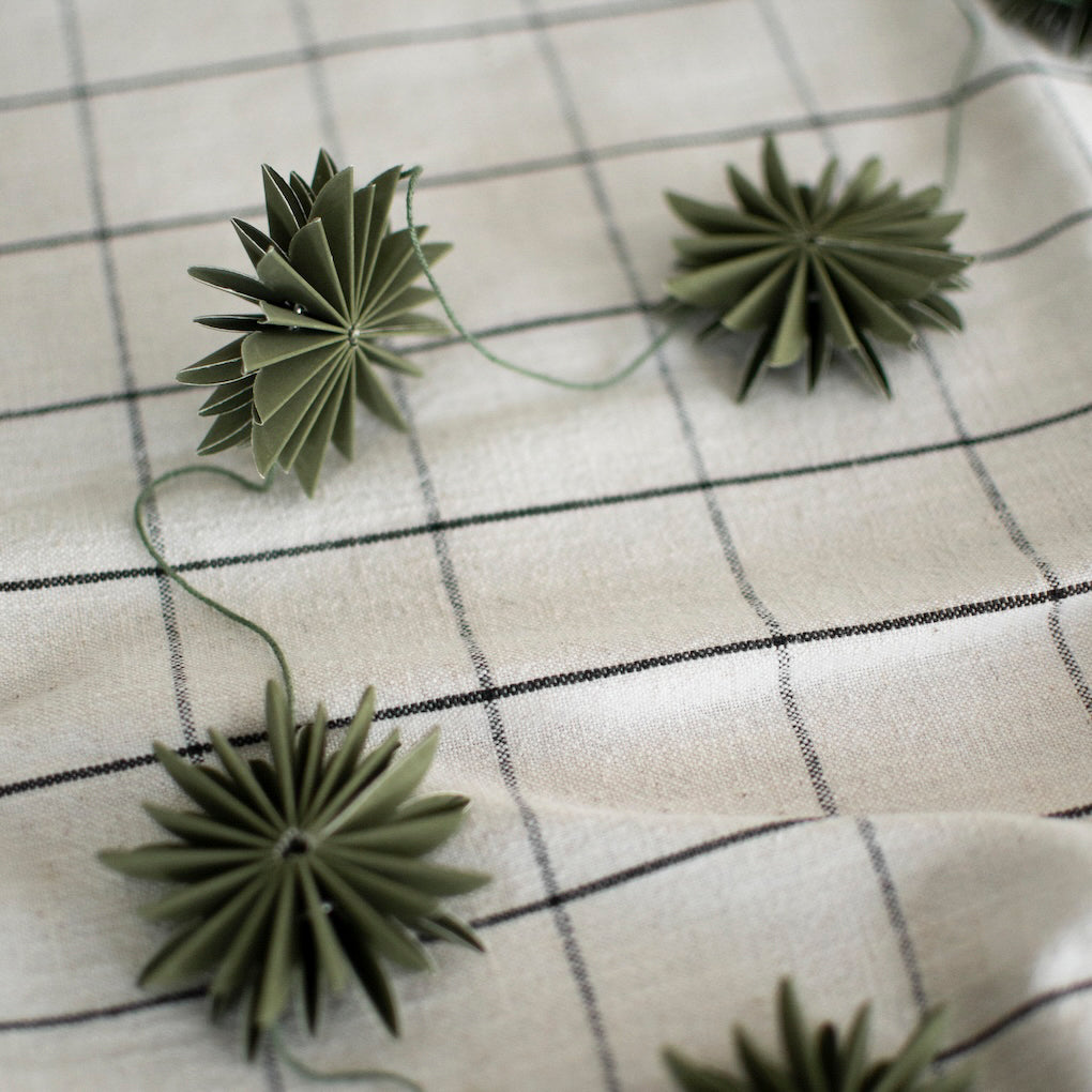 Papiergirlande Flake Schneeflocken - grün