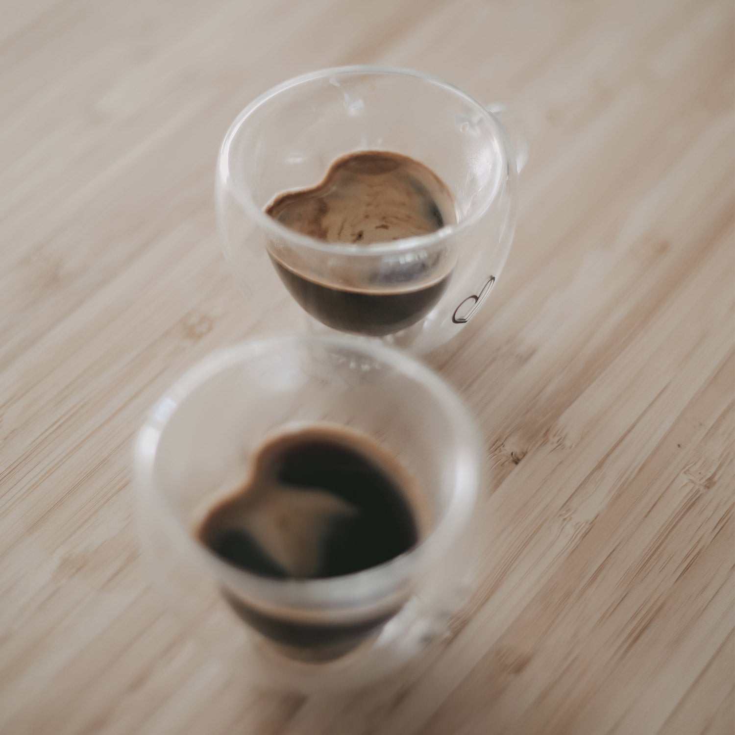 Doppelwandiges Espressoglas Herz mit Henkel