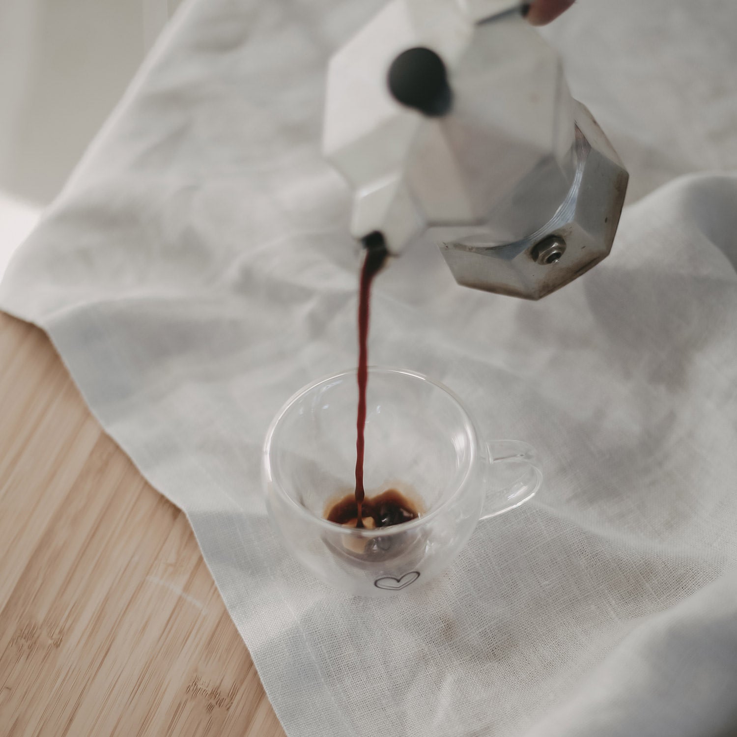 Doppelwandiges Espressoglas Herz mit Henkel