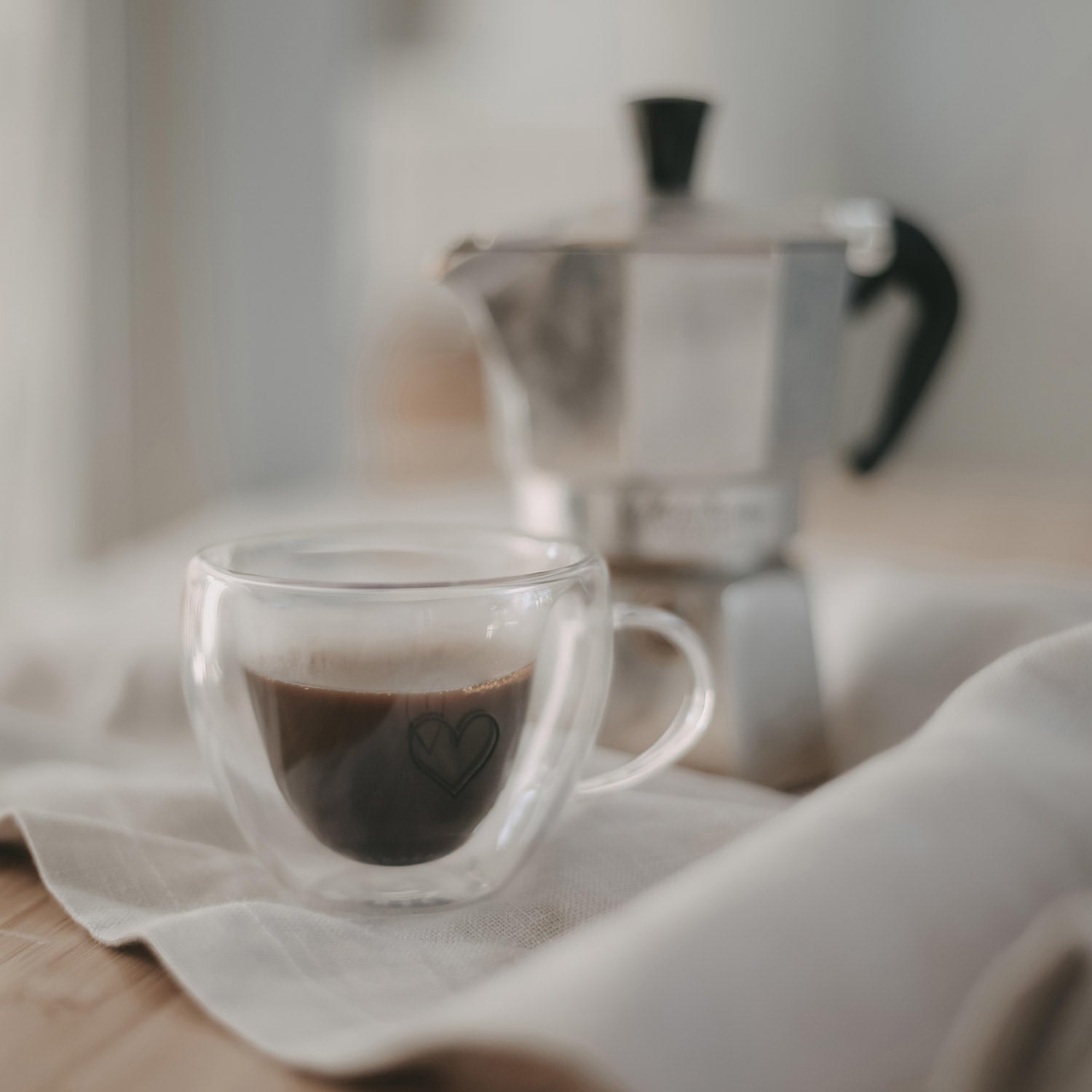 Doppelwandiges Espressoglas Herz mit Henkel