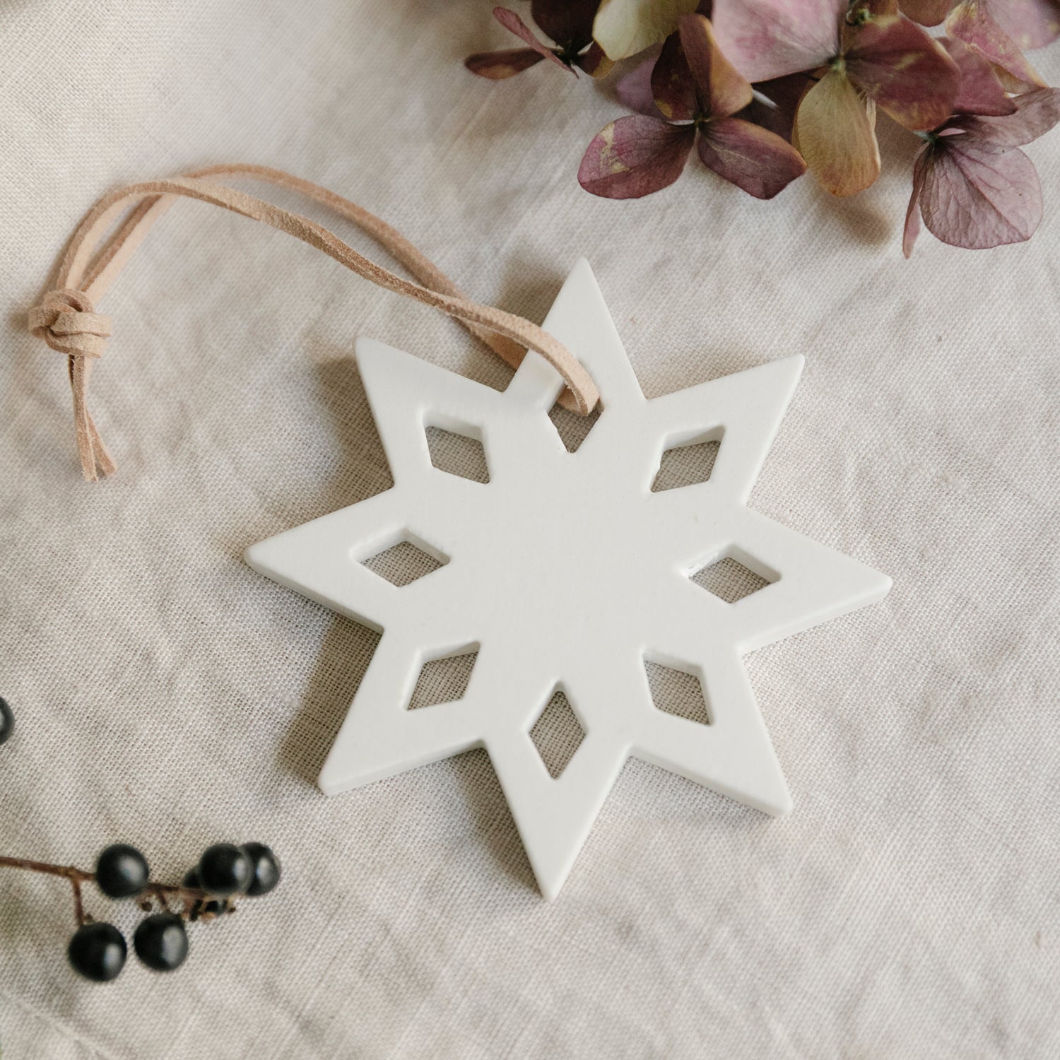 Dekoanhänger Stern 8 Zacken - weiß