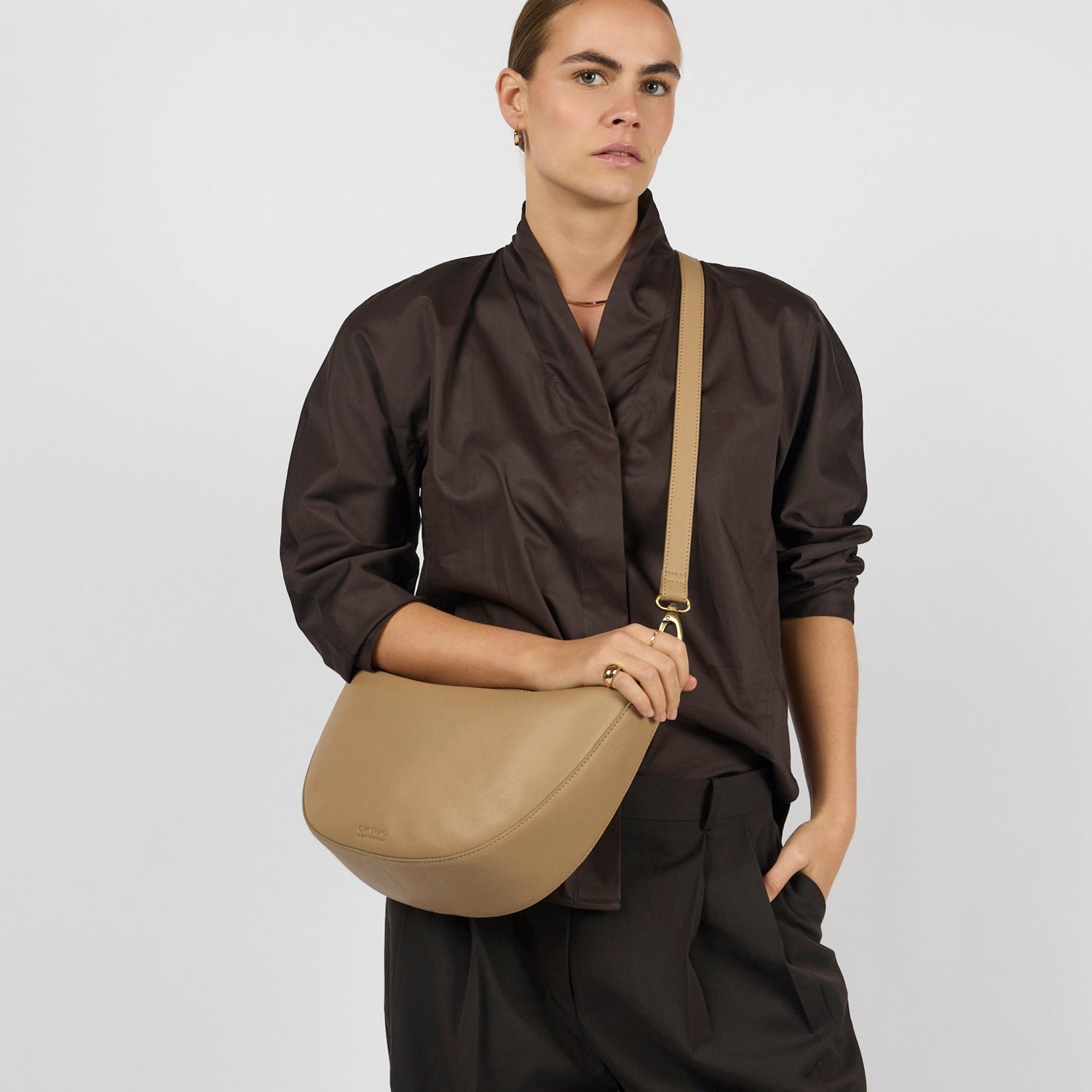 Leo Maxi Tasche - Leder Sand