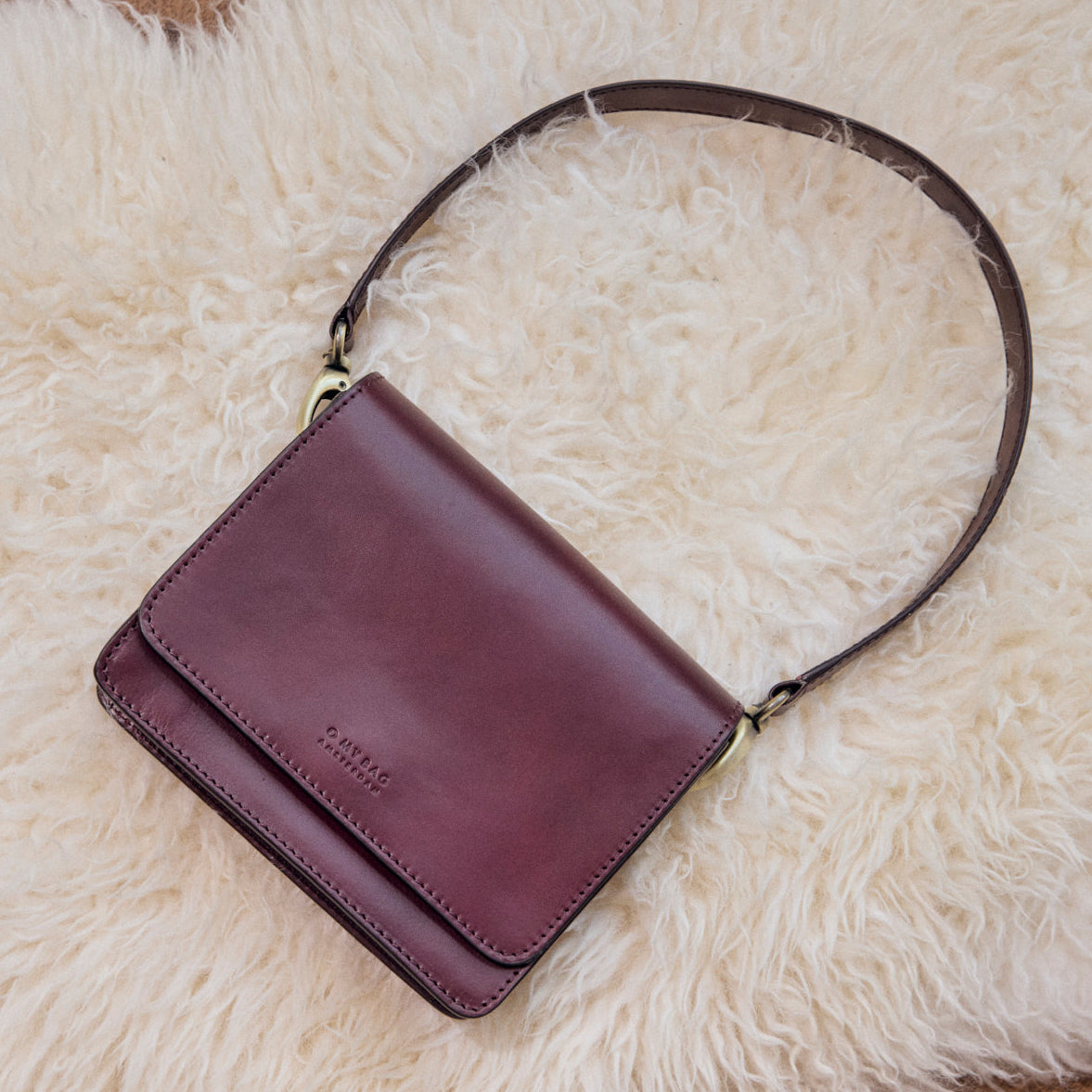Audrey Mini Tasche - Leder Dark Cherry mit 2 Straps