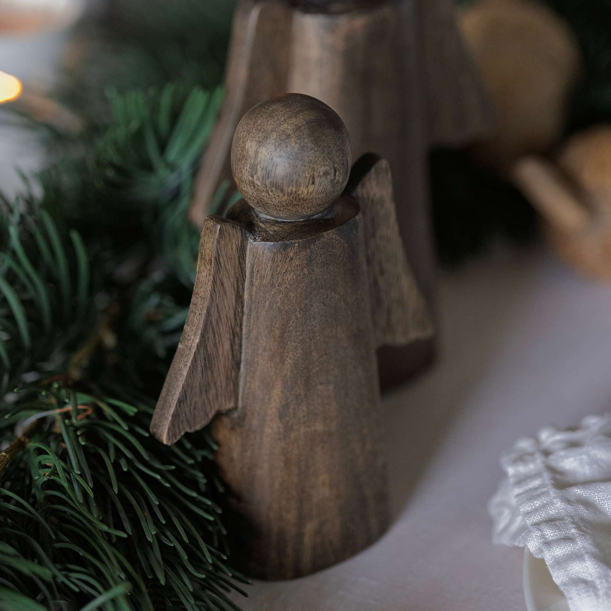 Engel aus Holz - braun