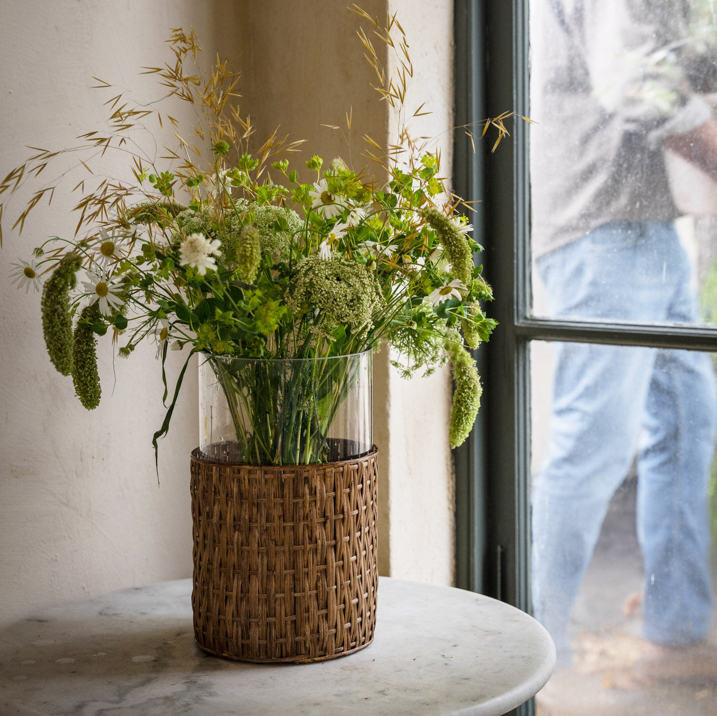 Vase / Windlicht mit Korb - dunkel