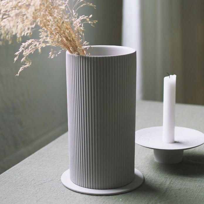 Vase Ede hellgrau hoch mit Rillen Storefactory Skandi Design