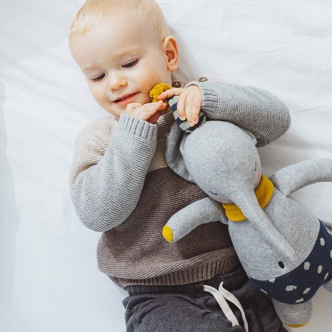 Kuscheltier Elefant aus Strickstoff
