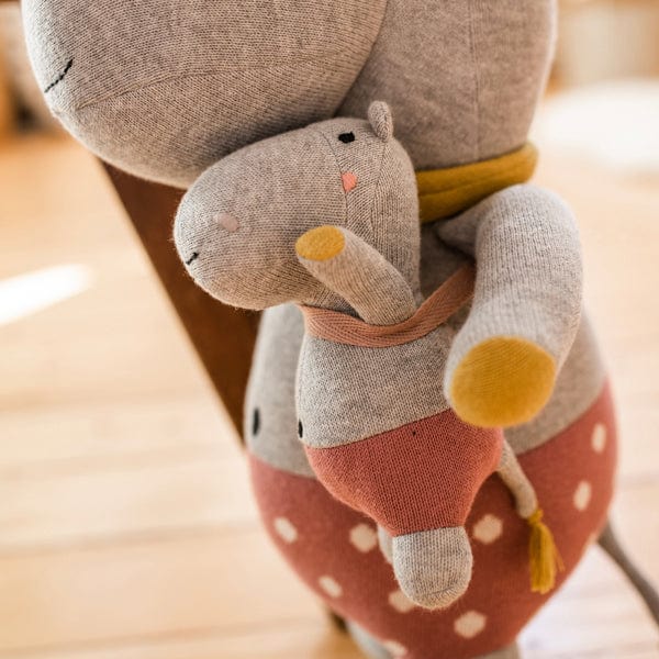 Kuscheltier Nilpferd mit Baby aus Strickstoff - mkono