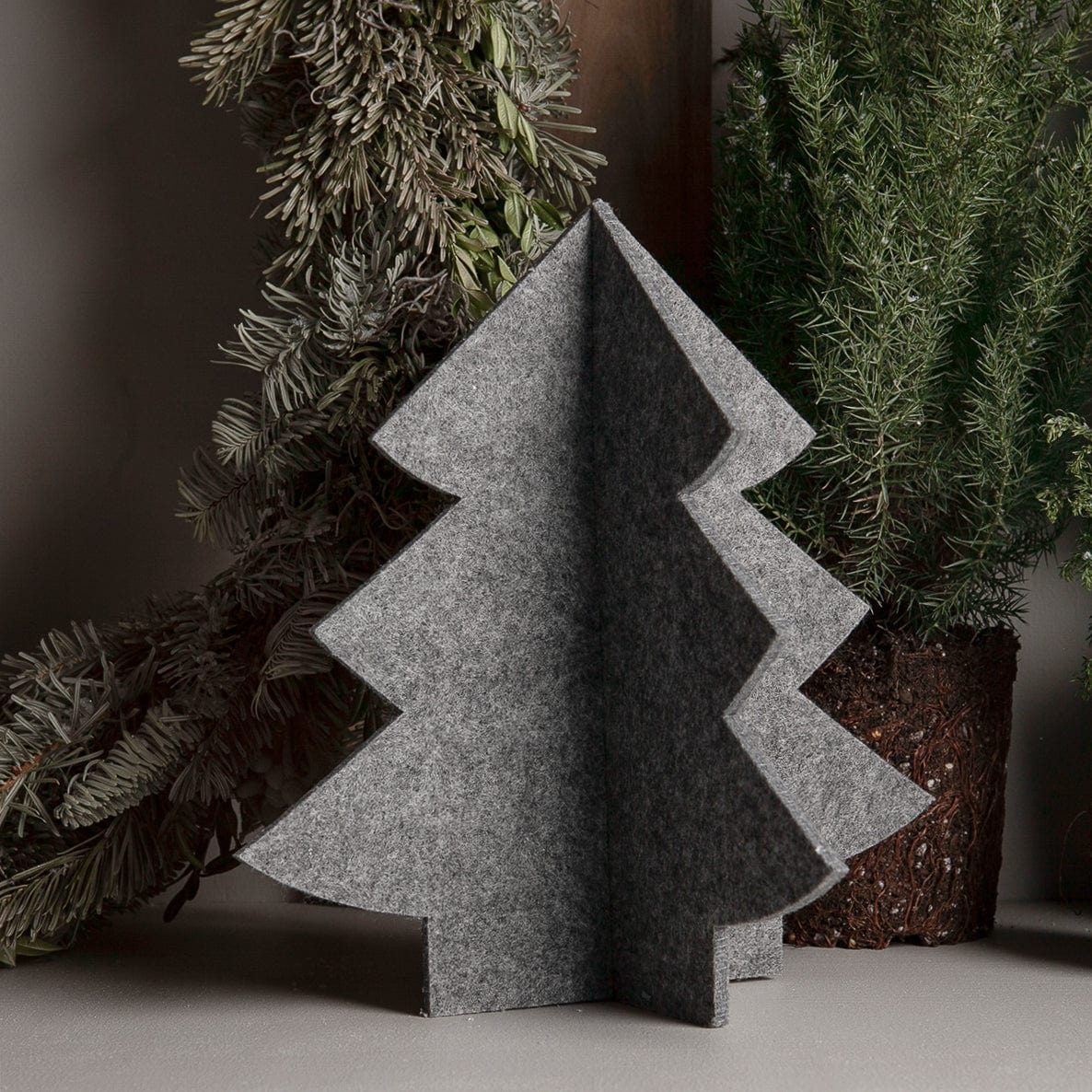 Weihnachtsbaum aus Filz Granfors - grau