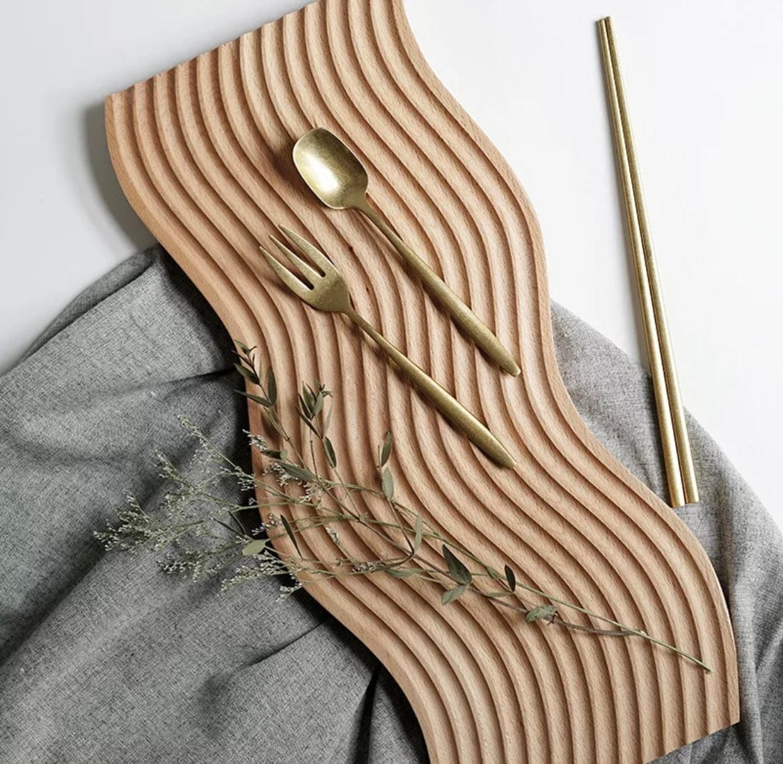 Holztablett Wave mit Rillen