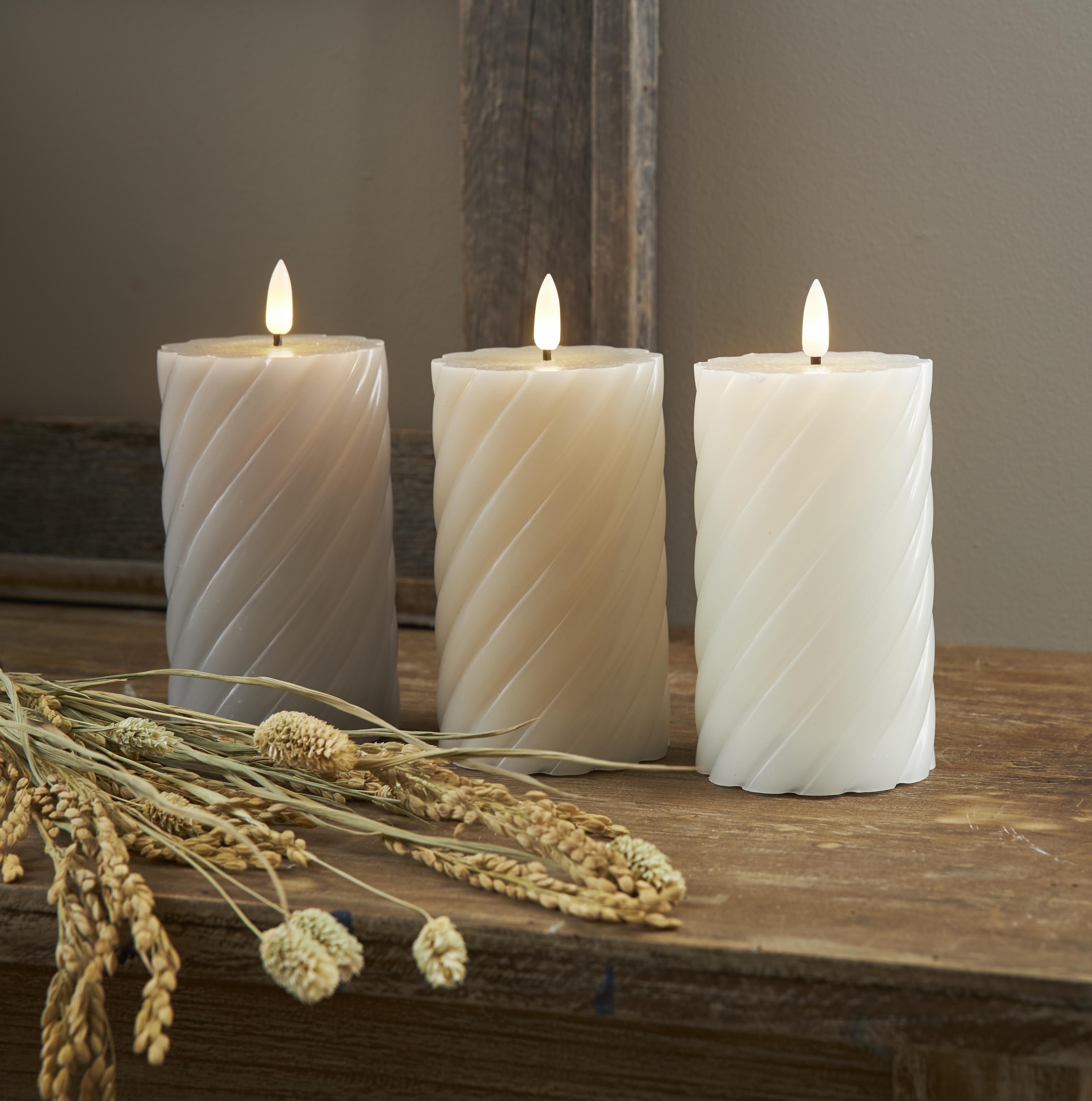 LED Kerze Stumpenkerze gedreht in grau von mkono