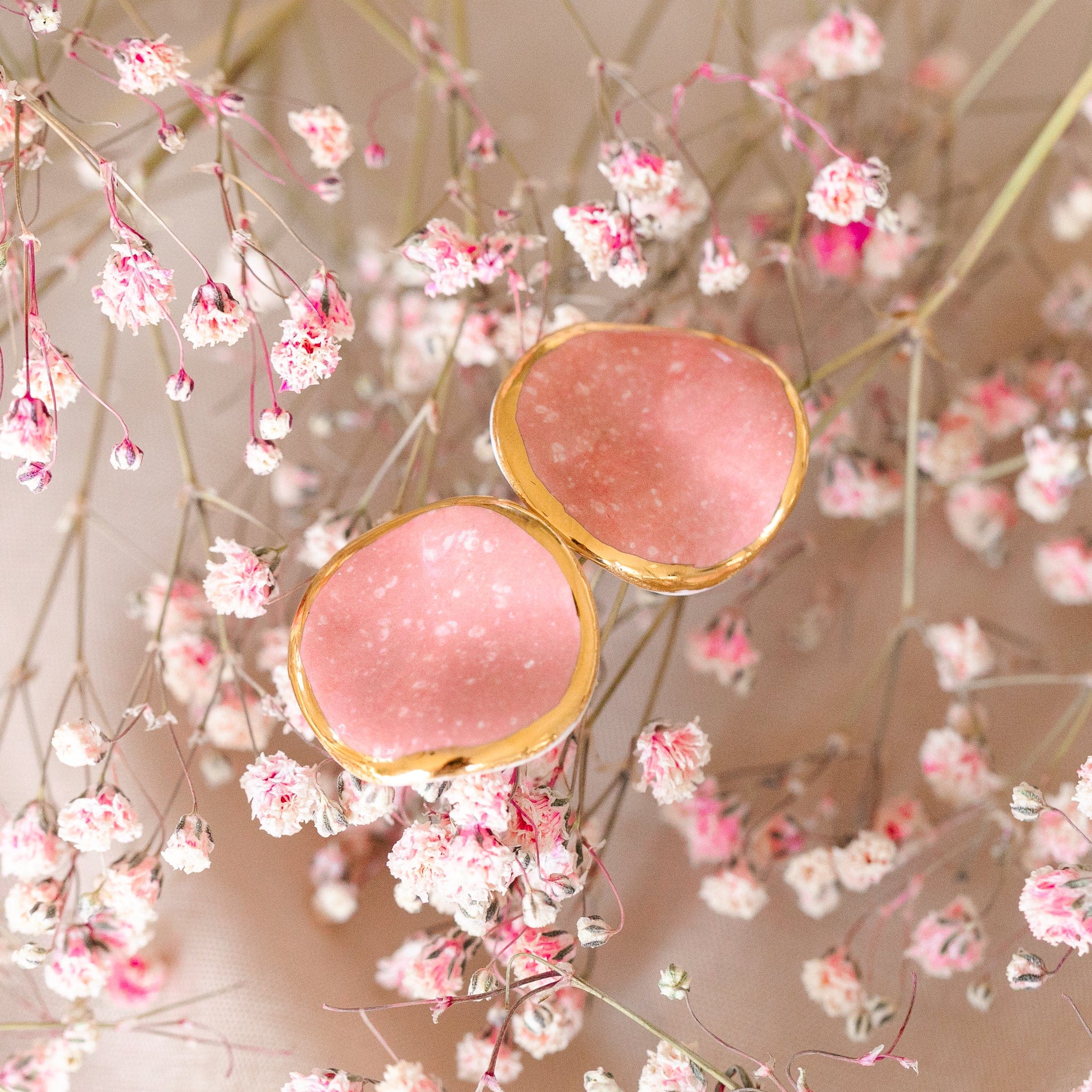 Ohrringe Petal aus Porzellan in rosa