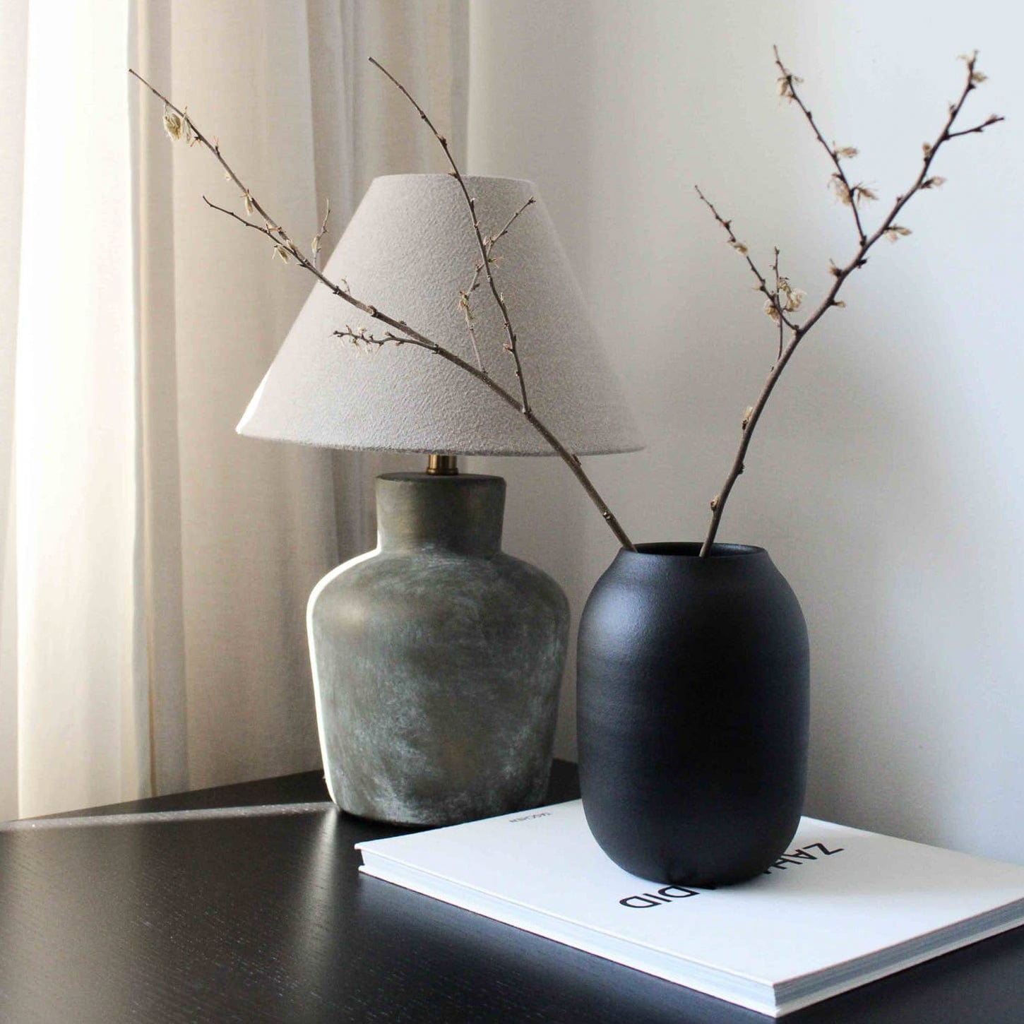 Vase Island 03 schwarz