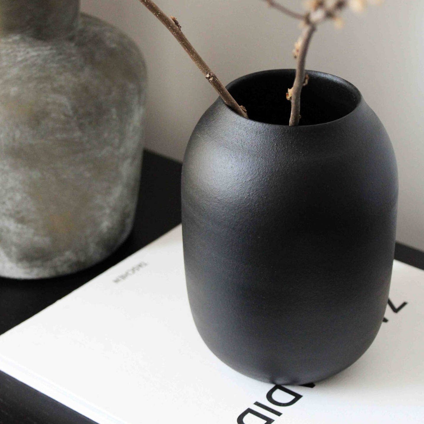 Vase Island 03 schwarz