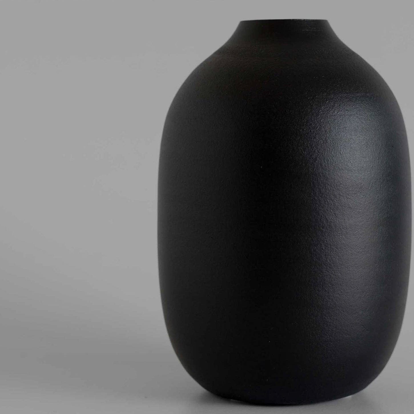 Vase Island 04 schwarz