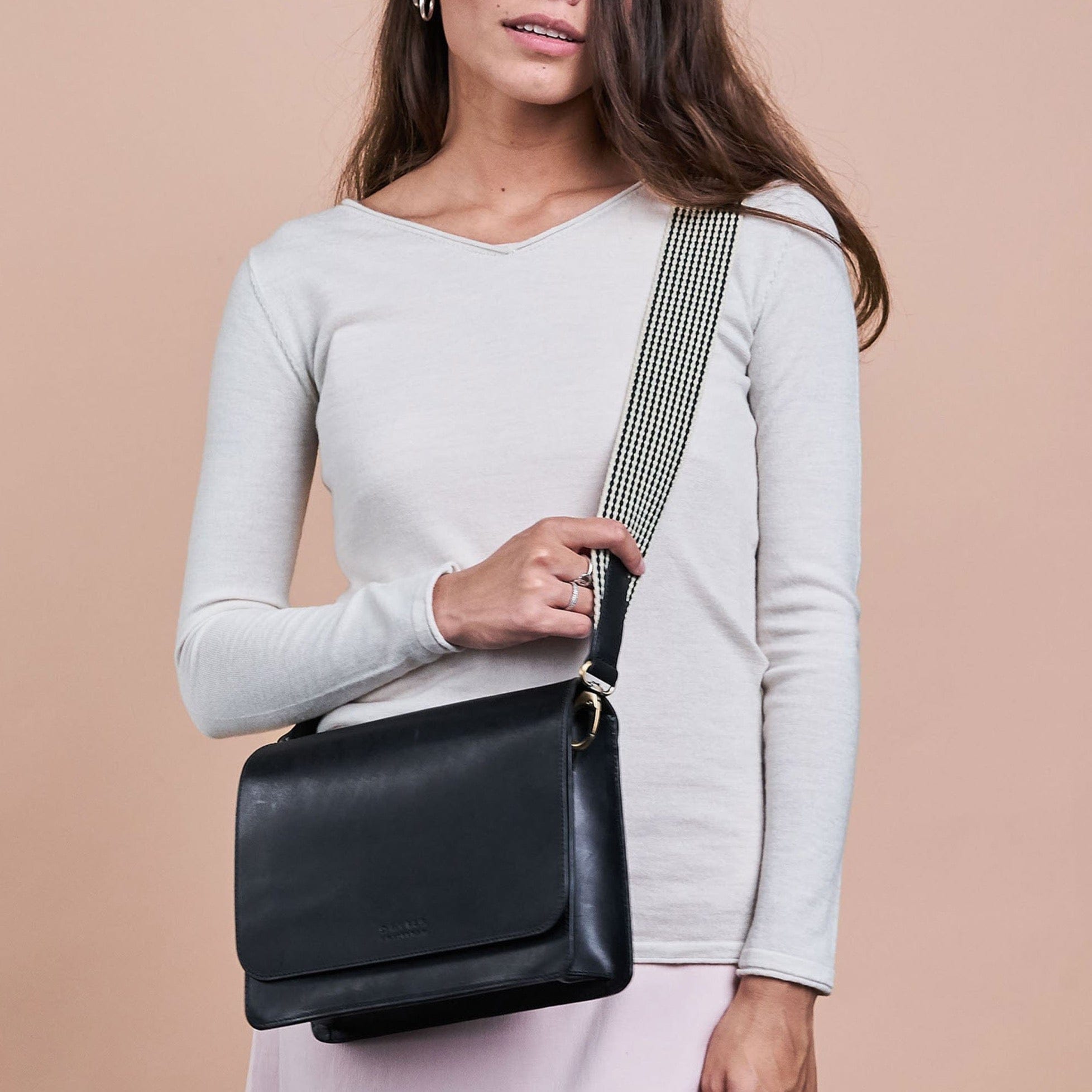 Audrey Tasche - Leder Schwarz mit 2 Straps