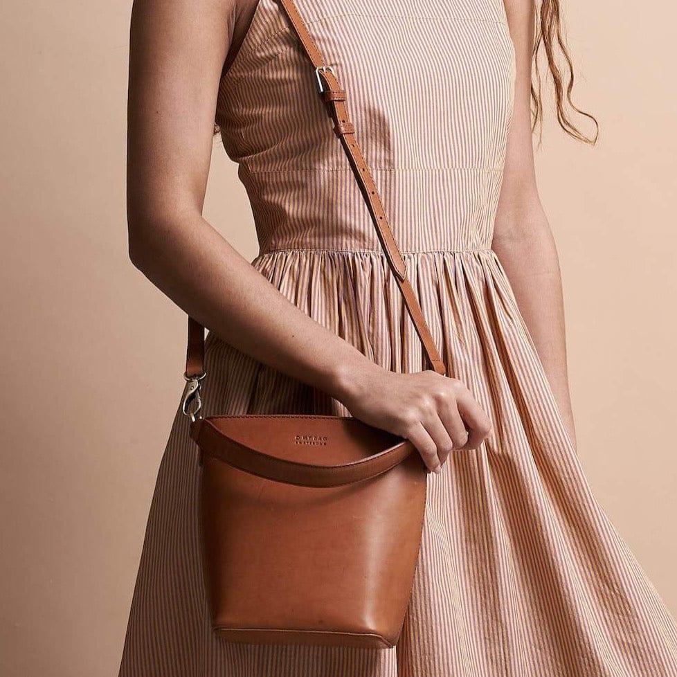 Bobbi Bucket Tasche Midi - Leder Cognac