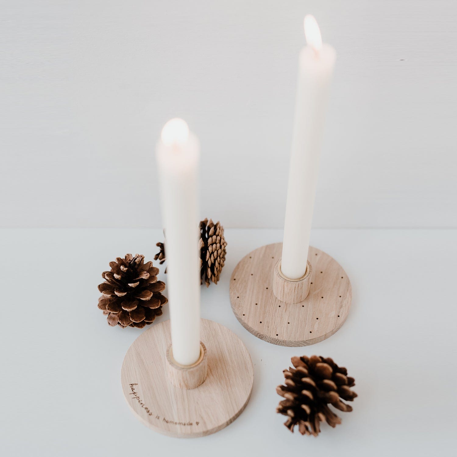 Kerzenständer aus Holz - Punkte