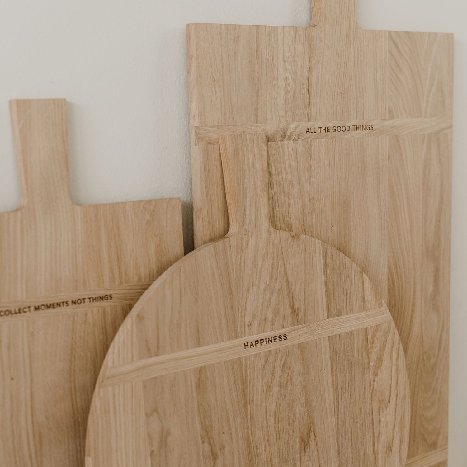 Holzbrett aus Eiche Happiness 55cm