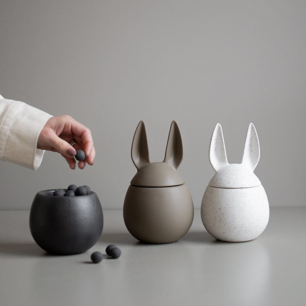 Eating Rabbit Schale mit Deckel - white dot