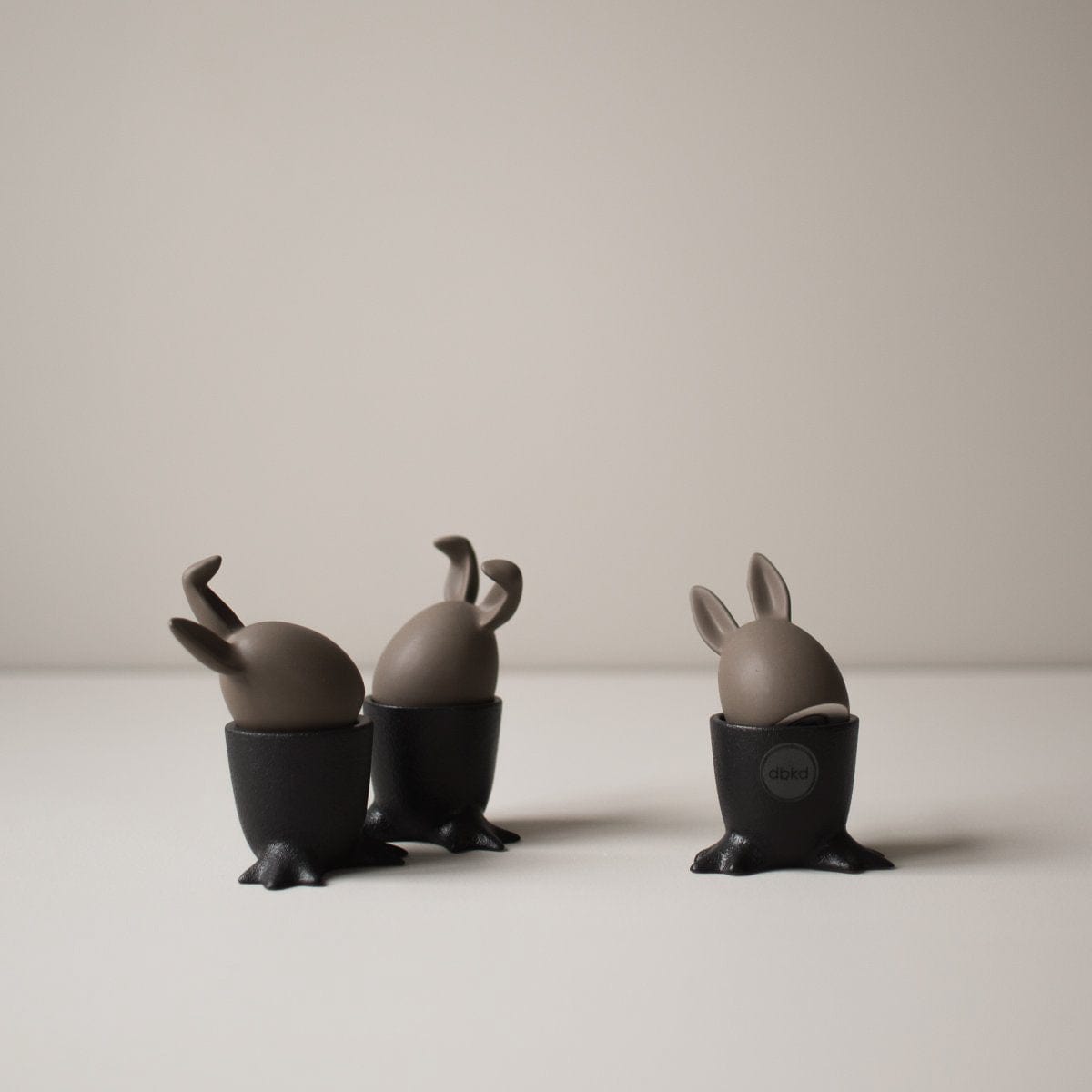 Walking Egg Eierbecher - cast iron