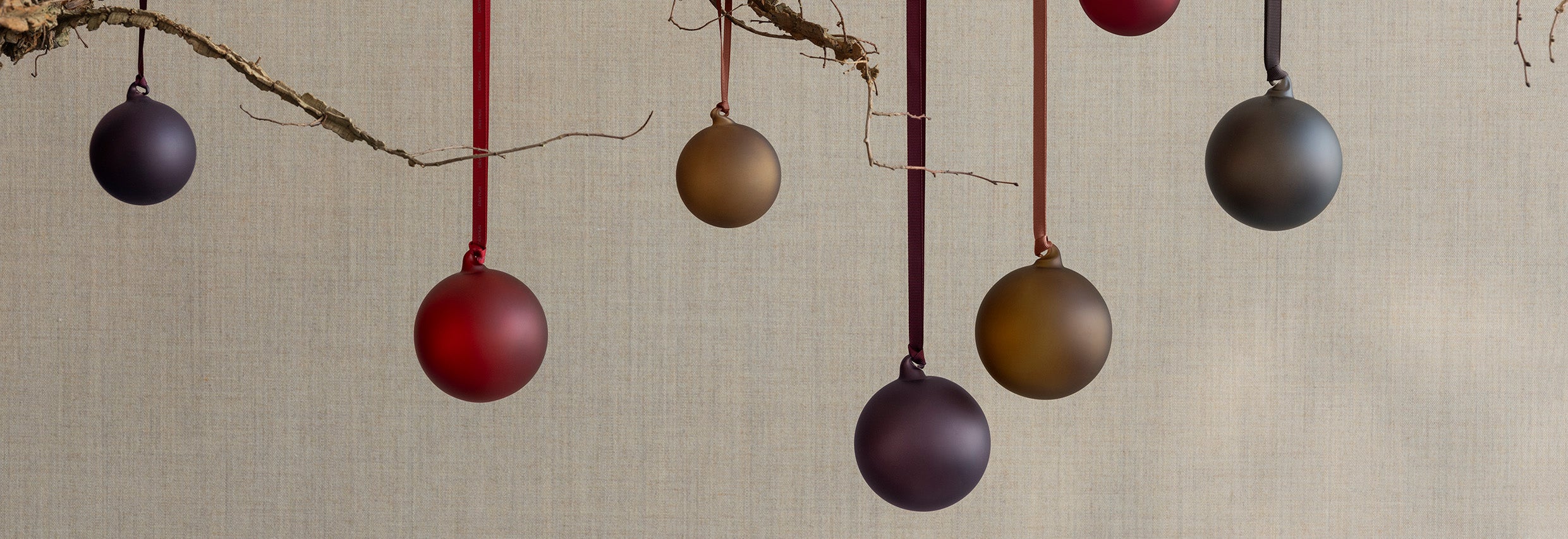 Weihnachtsdeko-Trends 2025 – So wird Dein Zuhause festlich & stilvoll