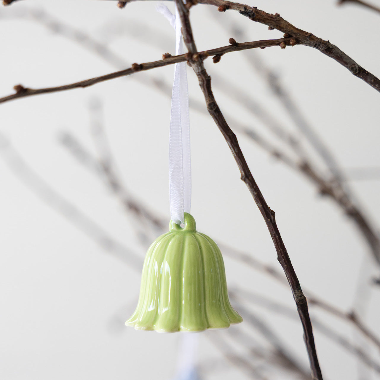 Keramikanhänger Blume Klocklilja - grün